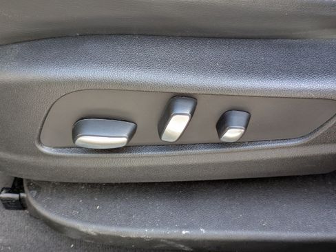 Used 2025 Cadillac XT6 Premium Luxury image 13