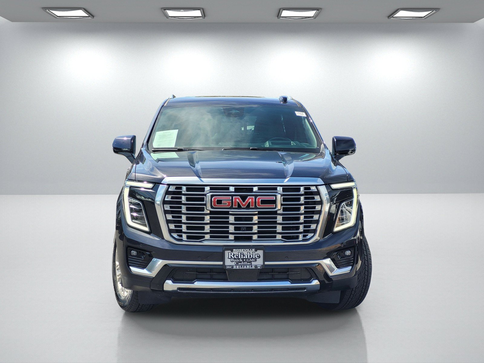 Used 2025 GMC Yukon Denali AWD/4WD image 2