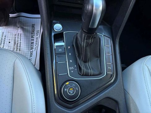 Used 2021 Volkswagen Tiguan SE R-Line w/ 3rd Row Seat Package image 27