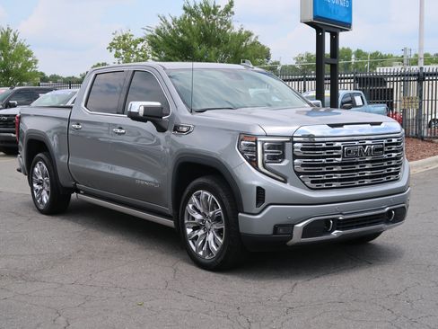 Used 2024 GMC Sierra 1500 Denali AWD/4WD image 2