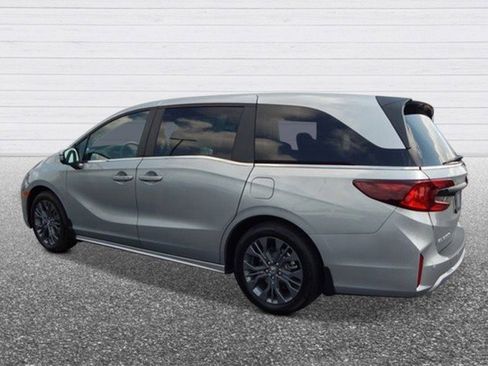 New 2026 Honda Odyssey Touring image 4