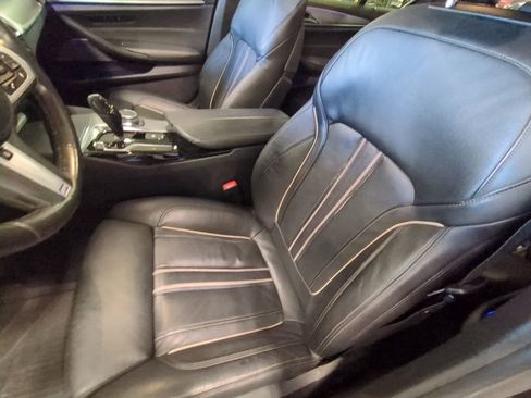 Used 2019 BMW M550i xDrive image 10