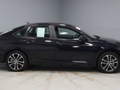 Used 2025 Volkswagen Jetta Sport FWD image 9