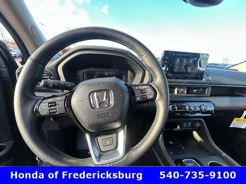 Certified 2025 Honda Pilot Elite image 19