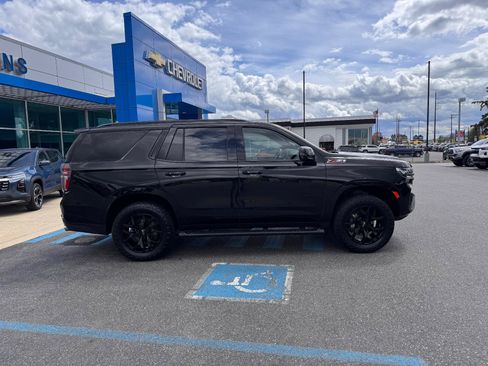 Used 2022 Chevrolet Tahoe Z71 w/ Z71 Off-Road Package AWD/4WD image 8