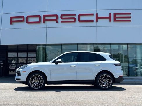 Certified 2023 Porsche Cayenne S Platinum AWD/4WD image 2