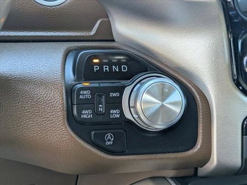 Used 2019 RAM 1500 Laramie AWD/4WD image 12