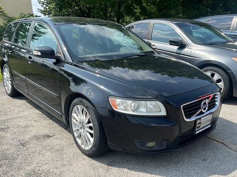 Used 2010 Volvo V50 2.4i image 2