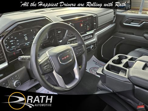 Used 2024 GMC Sierra 1500 SLT image 10