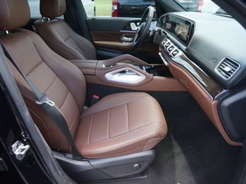 Used 2025 Mercedes-Benz GLS 450 4MATIC image 21