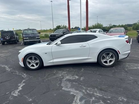 Used 2022 Chevrolet Camaro LT RWD image 14