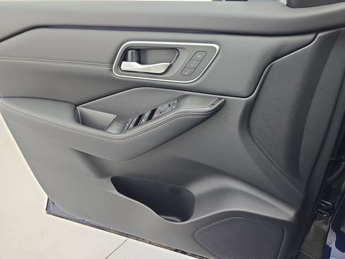 New 2026 Nissan Rogue Platinum AWD/4WD image 26