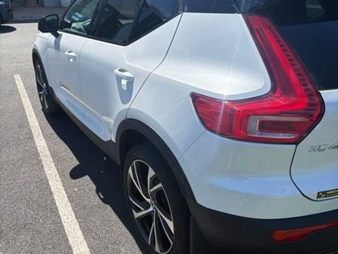 Used 2021 Volvo XC40 T5 R-Design w/ Climate Package AWD/4WD image 5