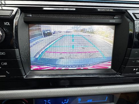 Used 2015 Toyota Corolla LE image 27