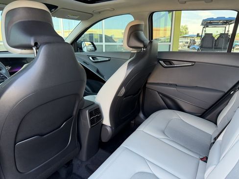 Used 2025 Kia Niro EX Touring FWD image 32