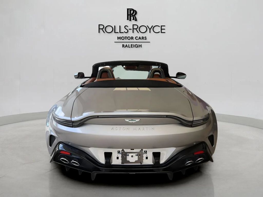 Used 2026 Aston Martin V8 Vantage Convertible RWD image 5