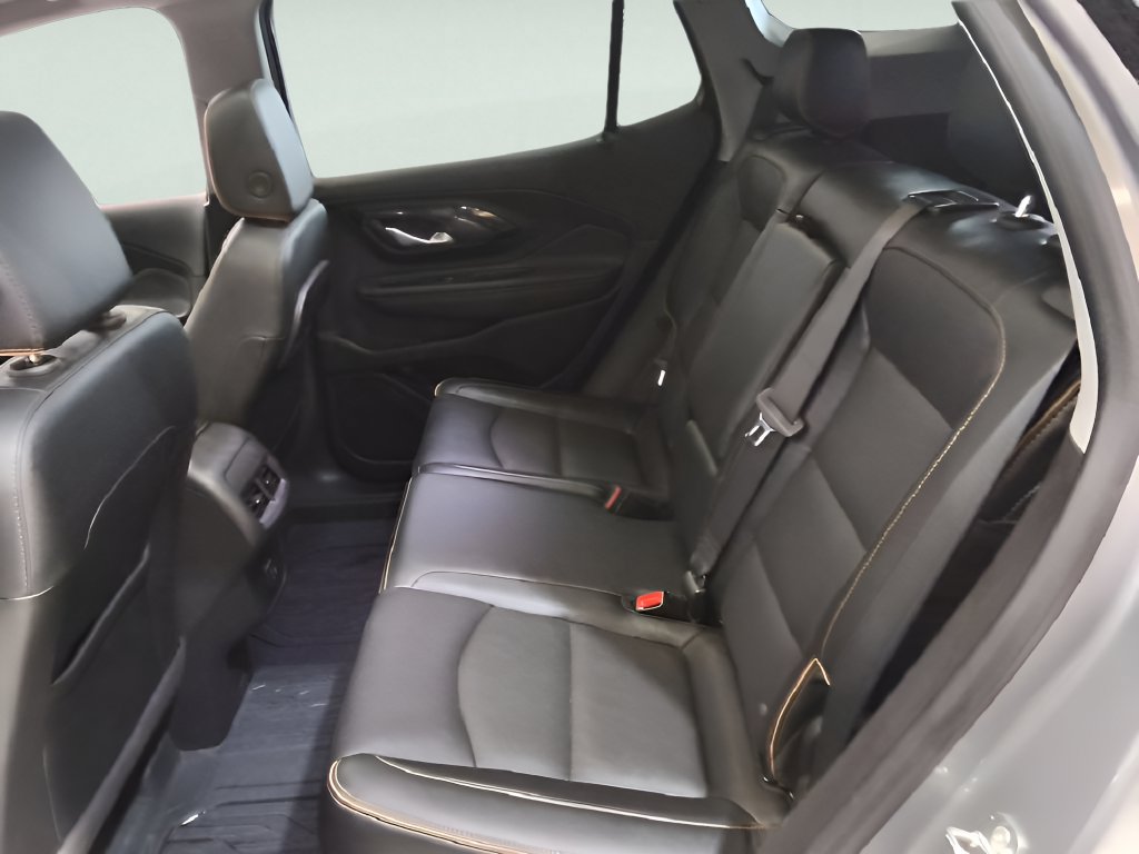 Used 2024 GMC Terrain AT4 w/ Tech Package AWD/4WD image 28