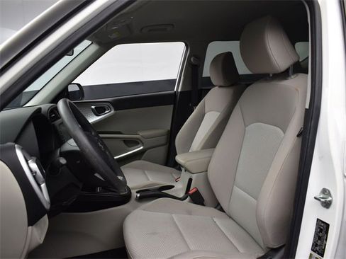 Certified 2021 Kia Soul LX image 9