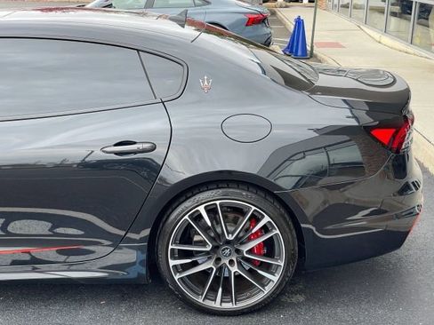Used 2022 Maserati Quattroporte Trofeo image 18