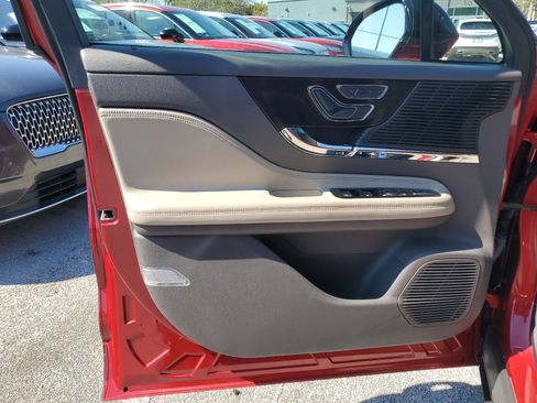 Used 2021 Lincoln Corsair Standard image 15