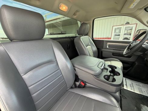 Used 2018 RAM 3500 Tradesman w/ Chrome Appearance Group RWD image 13
