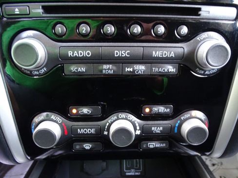 Used 2019 Nissan Pathfinder SV image 26