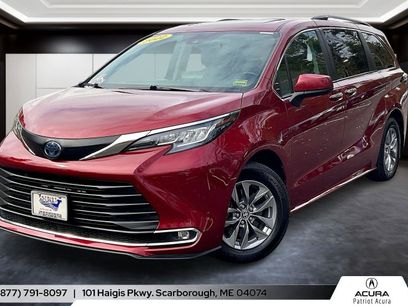Used 2022 Toyota Sienna XLE