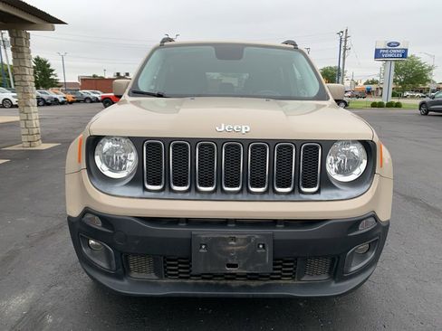 Used 2016 Jeep Renegade Latitude w/ Popular Equipment Group AWD/4WD image 8