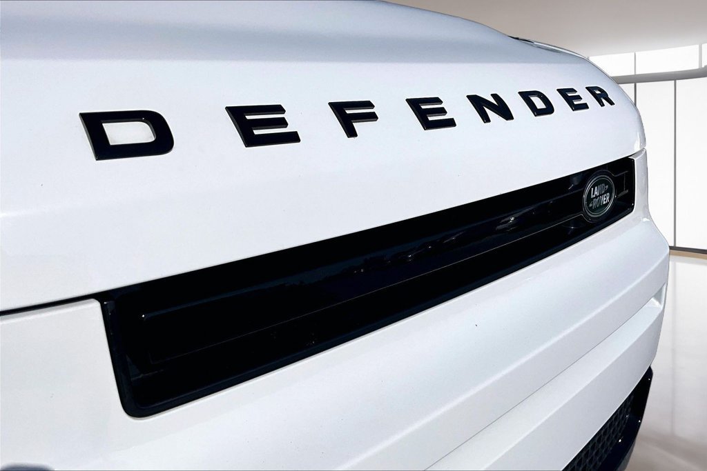 Certified 2024 Land Rover Defender 110 S AWD/4WD image 31