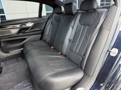 Used 2019 BMW 740i w/ Executive Package RWD image 39