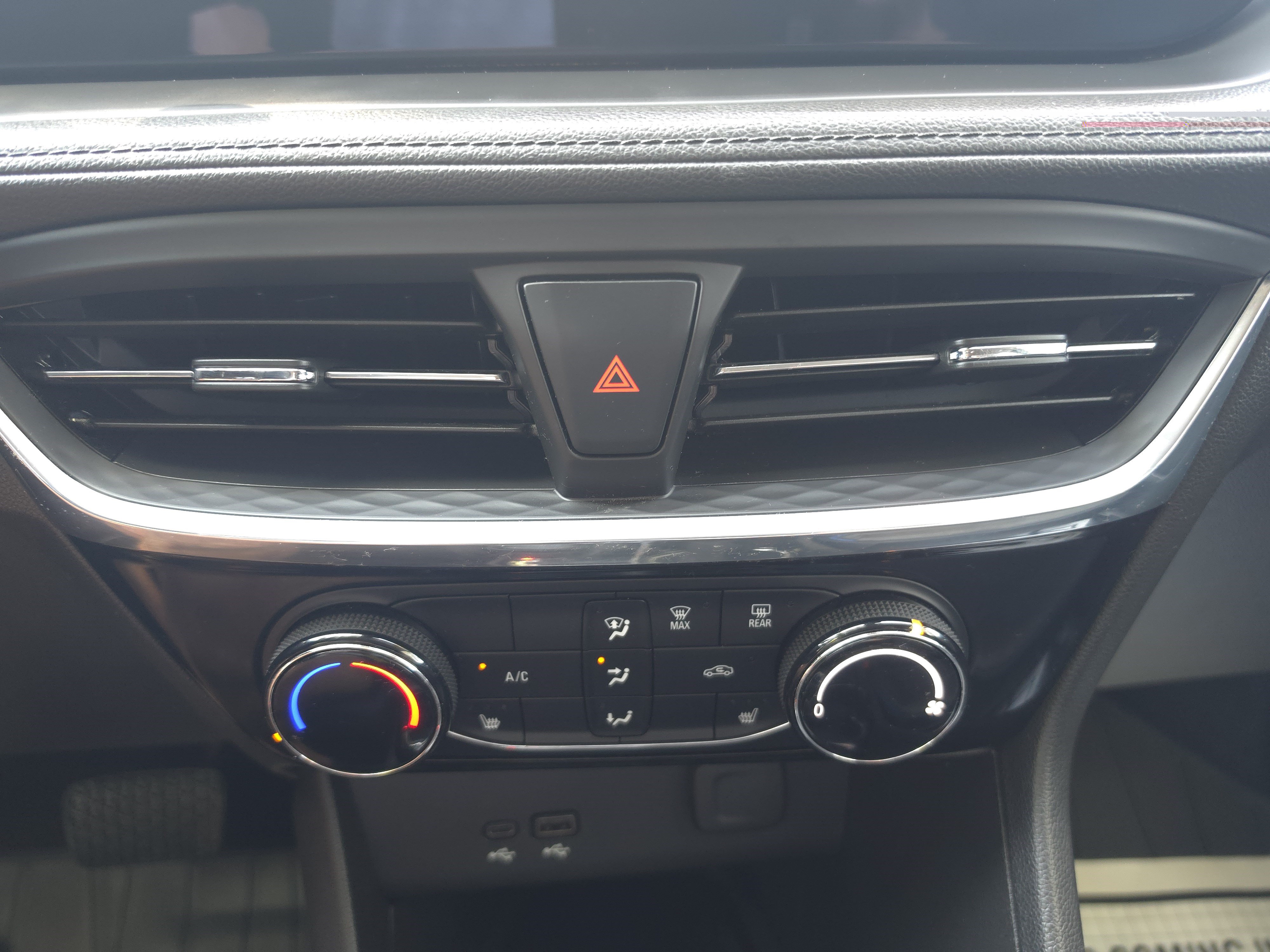 Used 2025 Buick Encore GX Sport Touring w/ Advanced Technology Package FWD image 22
