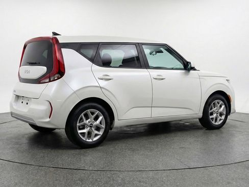 Used 2025 Kia Soul LX w/ LX Technology Package image 9