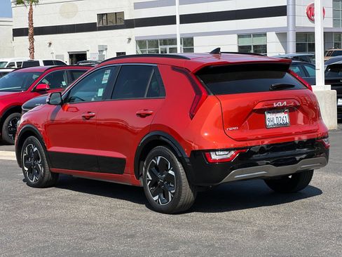 Certified 2023 Kia Niro Wave FWD image 5