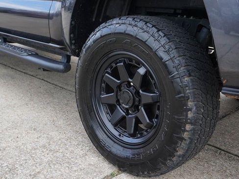 Used 2023 Toyota Tacoma SR image 9