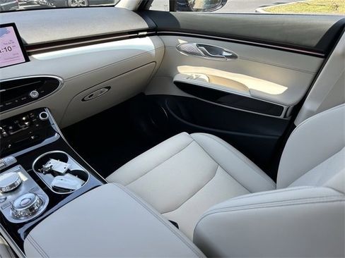 Used 2026 Genesis GV70 2.5T image 5