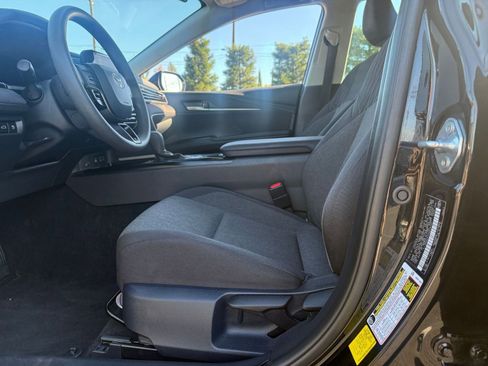 Used 2025 Toyota Camry LE image 24