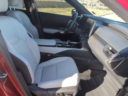 Used 2025 Toyota RAV4 XSE w/ Weather Package image 29