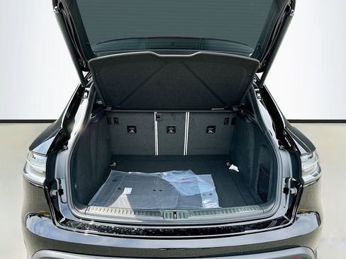 New 2026 Porsche Macan AWD/4WD image 28