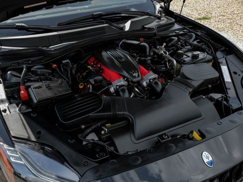 Used 2022 Maserati Quattroporte Trofeo image 63