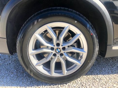 Used 2022 BMW X5 xDrive40i w/ Premium Package AWD/4WD image 23