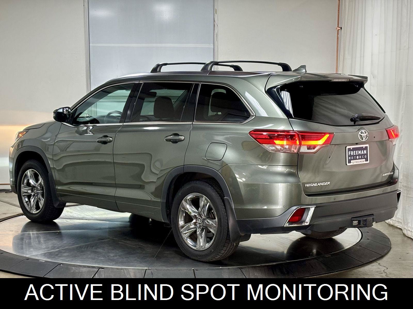 Used 2019 Toyota Highlander Limited Platinum AWD/4WD image 7