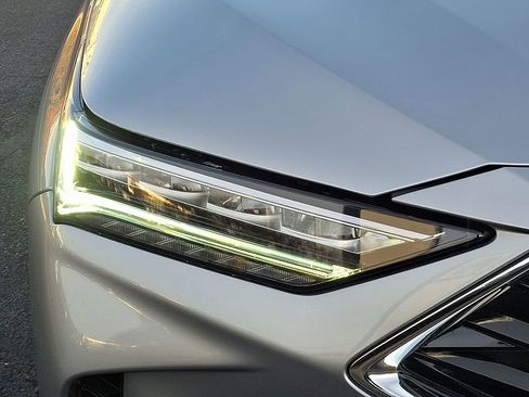 Certified 2025 Acura MDX w/ Advance Package image 9