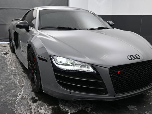 Used 2010 Audi R8 V10 image 24