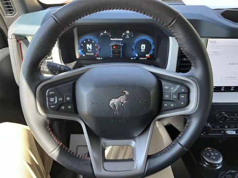 Certified 2025 Ford Bronco Heritage Edition AWD/4WD image 16