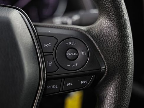 Used 2019 Toyota Camry LE FWD image 33