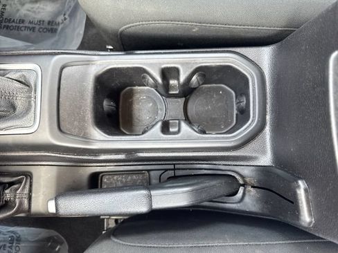 Used 2018 Jeep Wrangler Unlimited Sport AWD/4WD image 23