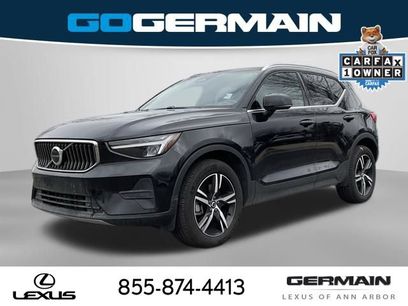 Used 2025 Volvo XC40 B5 Core