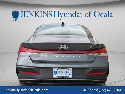 New 2026 Hyundai Elantra SE FWD image 7