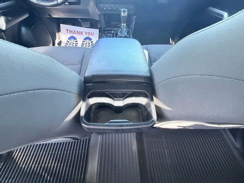 Used 2017 Toyota Tacoma TRD Off-Road image 26