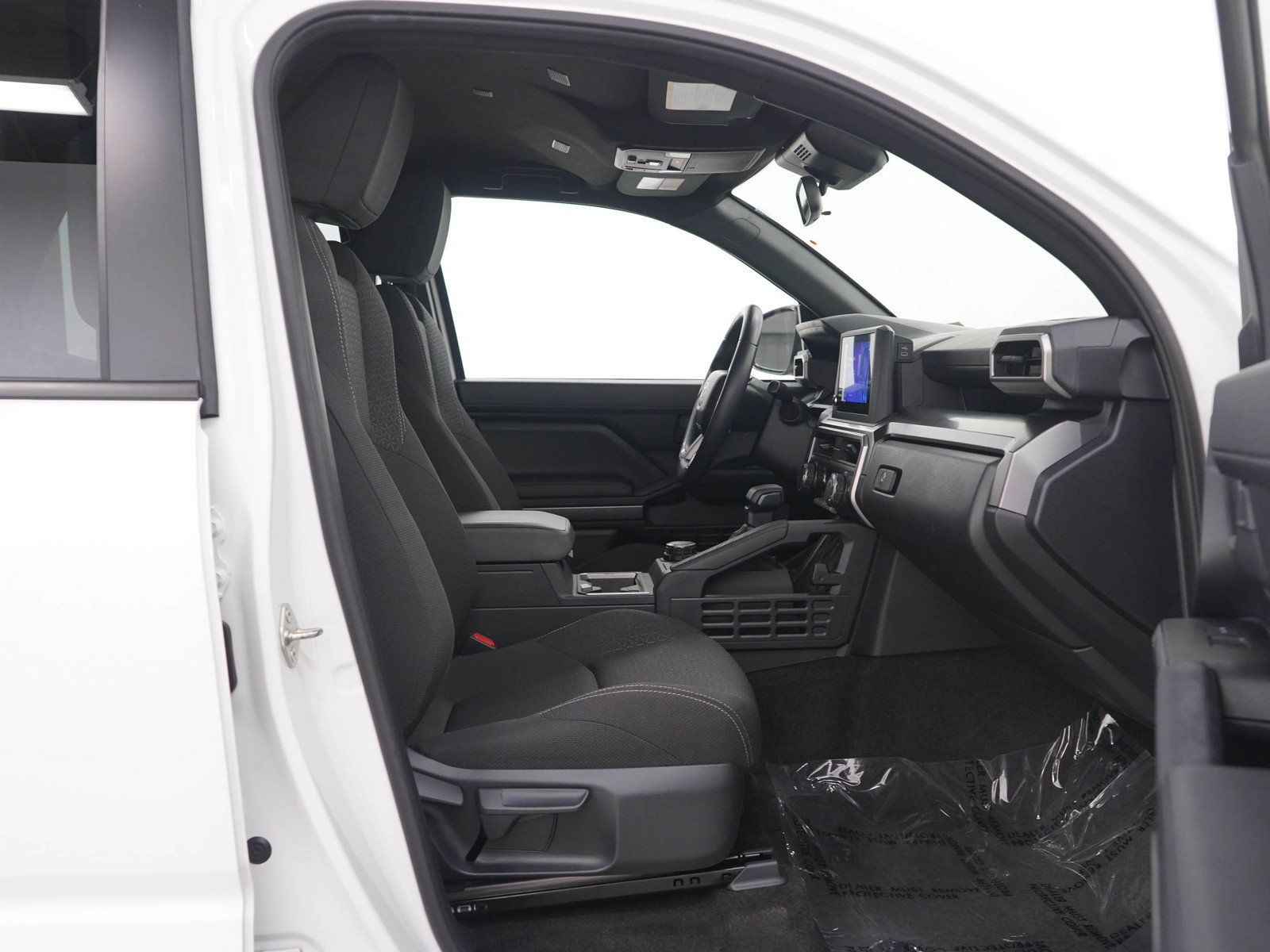 Used 2025 Toyota 4Runner SR5 AWD/4WD image 11
